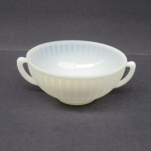 MacBeth Evans Depression Glass Monax White PETALWARE Two-Handled Cream Soup Bowl - Picture 1 of 4